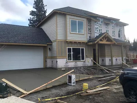 60952 Miles Ct, Bend, OR 97702 photo 1