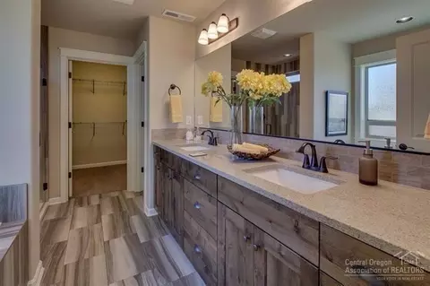 61068 SE Starimost Loop, Bend, OR 97702 photo 15
