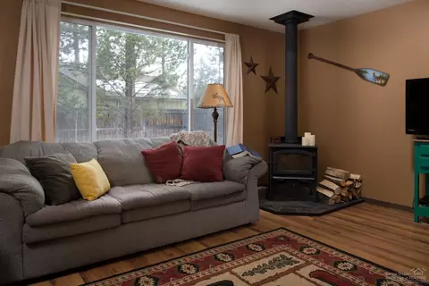 16939 Torrance Rd, Bend, OR 97707 photo 1