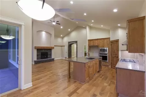 61052 SE Stari Most Loop, Bend, OR 97702 photo 8