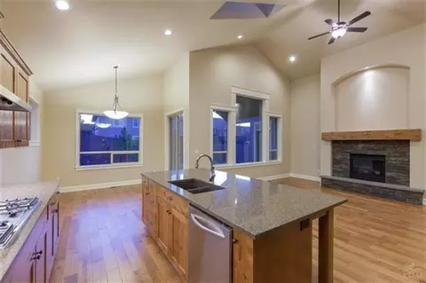 61052 SE Stari Most Loop, Bend, OR 97702 photo 9