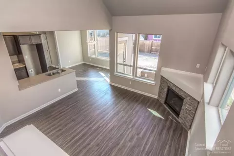 675 NE Providence Dr, Bend, OR 97701 photo 13