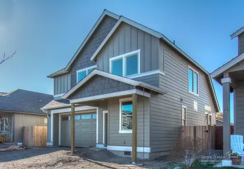 675 NE Providence Dr, Bend, OR 97701 photo 2
