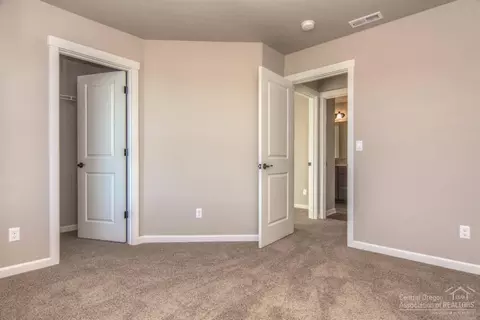 675 NE Providence Dr, Bend, OR 97701 photo 15