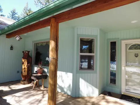 16984 Glendale Rd, Bend, OR 97707 photo 2