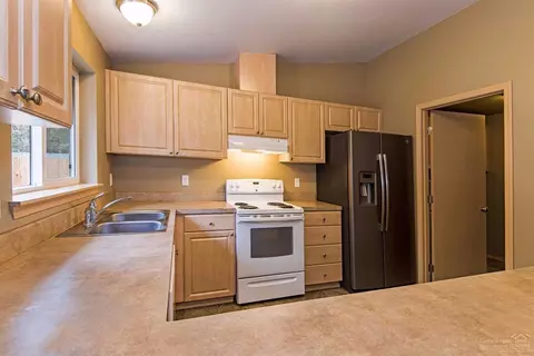 60270 Cree Cir, Bend, OR 97702 photo 6