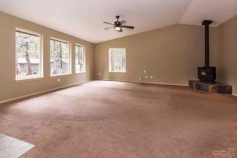 60270 Cree Cir, Bend, OR 97702 photo 2
