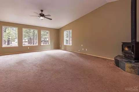 60270 Cree Cir, Bend, OR 97702 photo 3