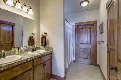 63293 Stonewood Dr, Bend, OR 97701 photo 18