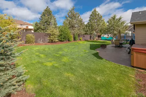 63293 Stonewood Dr, Bend, OR 97701 photo 4