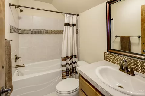 63293 Stonewood Dr, Bend, OR 97701 photo 24