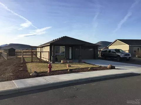 696 E D St, Culver, OR 97734 photo 1