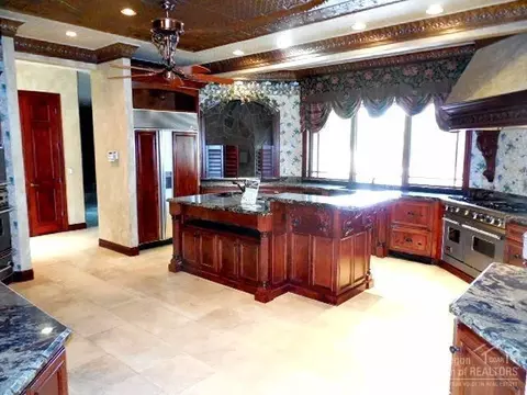 60340 Sunset View Dr, Bend, OR 97702 photo 5