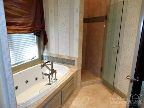 60340 Sunset View Dr, Bend, OR 97702 photo 18