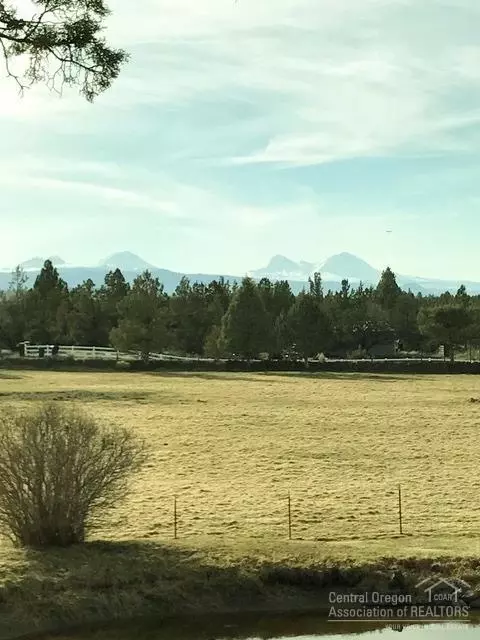 62660 Stenkamp Rd, Bend, OR 97701 photo 2