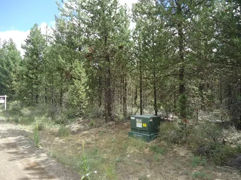 55112 Tamarack Dr, Bend, OR 97707 photo 2