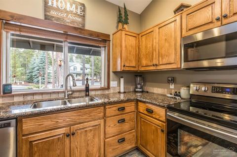 55821 Lost Rider Loop, Bend, OR 97707 photo 13