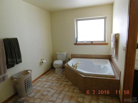 15939 Old Mill Rd, La Pine, OR 97739 photo 17