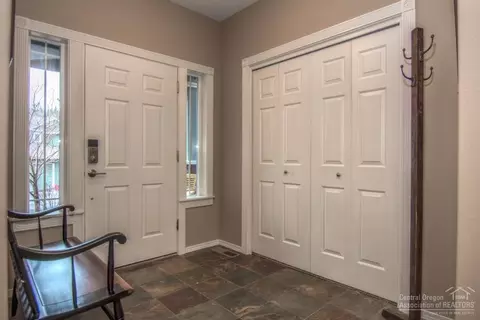 61294 SW Brookside Loop, Bend, OR 97702 photo 2