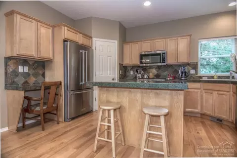 61294 SW Brookside Loop, Bend, OR 97702 photo 10