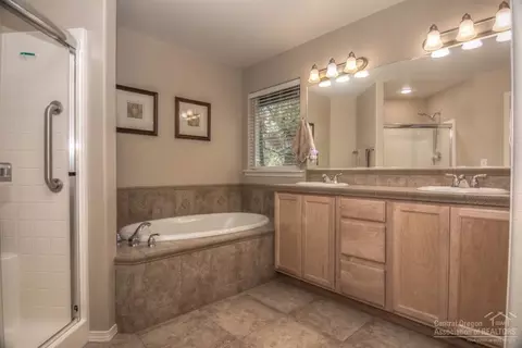 61294 SW Brookside Loop, Bend, OR 97702 photo 16