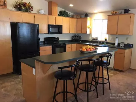 17225 Indio Rd, Bend, OR 97707 photo 6