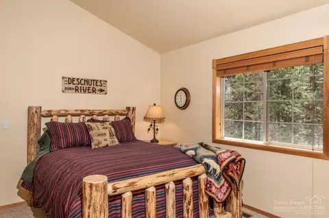 16657 Wagon Trl, Bend, OR 97707 photo 12