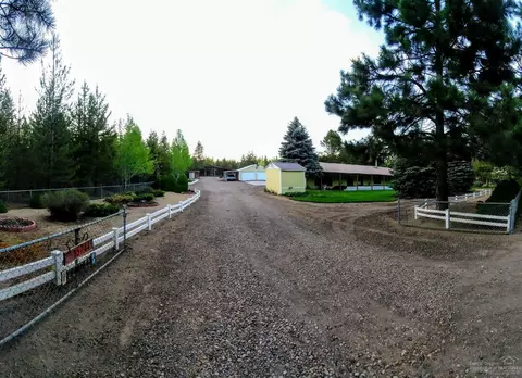 15744 Davis Ave, La Pine, OR 97739 photo 2