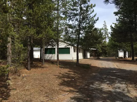 52130 Stearns Rd, La Pine, OR 97739 photo 2