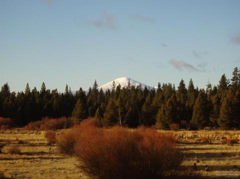 54647 Silver Fox Dr, Bend, OR 97707 photo 2