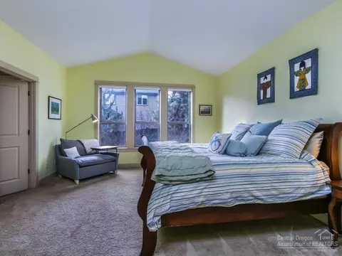 19683 Hollygrape St, Bend, OR 97702 photo 9