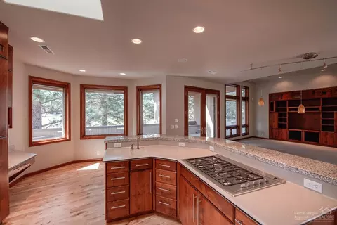 3337 NW Mccready Dr, Bend, OR 97703 photo 12