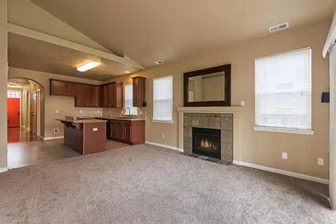63339 Lamoine Ln, Bend, OR 97701 photo 4