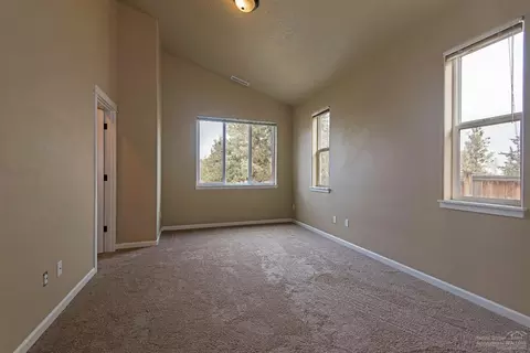 63339 Lamoine Ln, Bend, OR 97701 photo 11