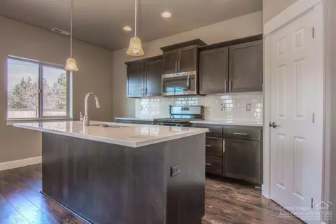 21334 NE Brooklyn Pl, Bend, OR 97701 photo 8