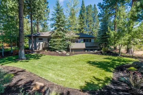 19551 Green Lakes Loop, Bend, OR 97702 photo 4