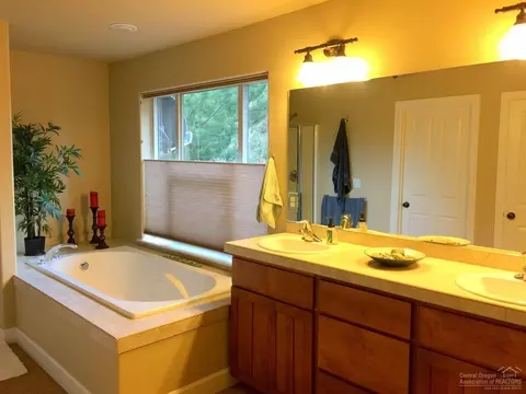 19829 Copernicus Ave, Bend, OR 97702 photo 12