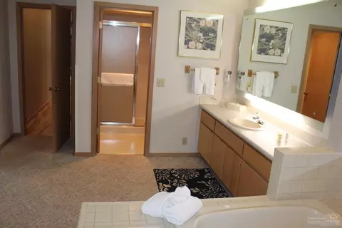 57407 Beaver Ridge Loop, Sunriver, OR 97707 photo 18