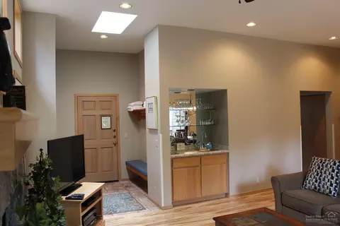 57407 Beaver Ridge Loop, Sunriver, OR 97707 photo 4