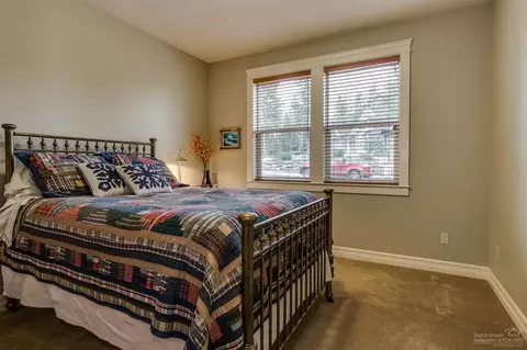 19109 Chiloquin Dr, Bend, OR 97703 photo 14