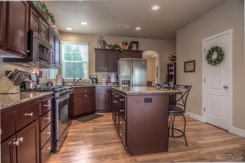 20753 Kilbourne Loop, Bend, OR 97701 photo 3