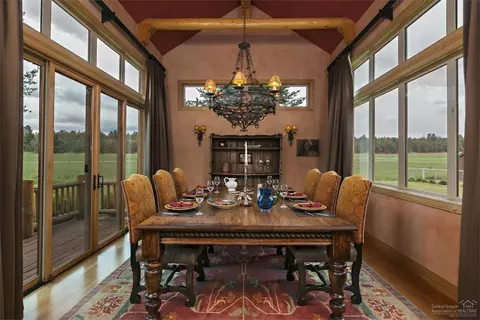 63895 Johnson Rd, Bend, OR 97703 photo 5