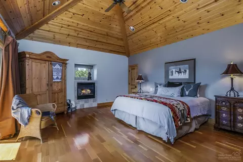 63895 Johnson Rd, Bend, OR 97703 photo 7