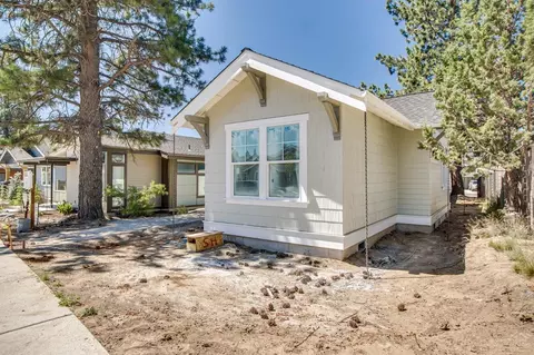 1883 NW Fields St, Bend, OR 97703 photo 3
