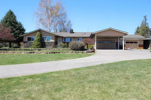 63037 Terry Dr, Bend, OR 97701 photo 2