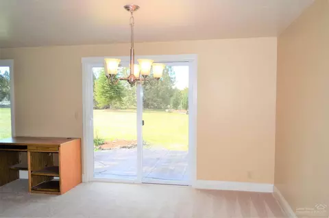 63037 Terry Dr, Bend, OR 97701 photo 9