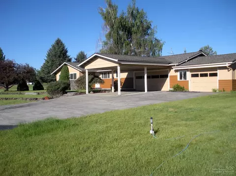 63037 Terry Dr, Bend, OR 97701 photo 3