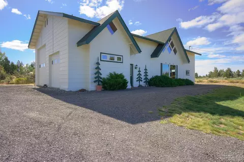 61116 Billadeau Rd, Bend, OR 97702 photo 2