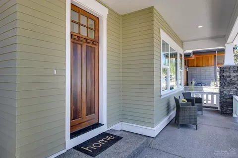 1841 NW Fields St, Bend, OR 97703 photo 2