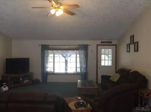 16022 Amber Ln, La Pine, OR 97739 photo 3